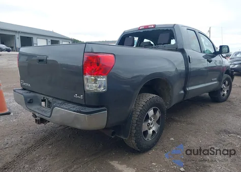 2013 Toyota Tundra Grade 4.6L V8 z USA, uszkodzony, nr VIN 5TFUM5F19DX041405